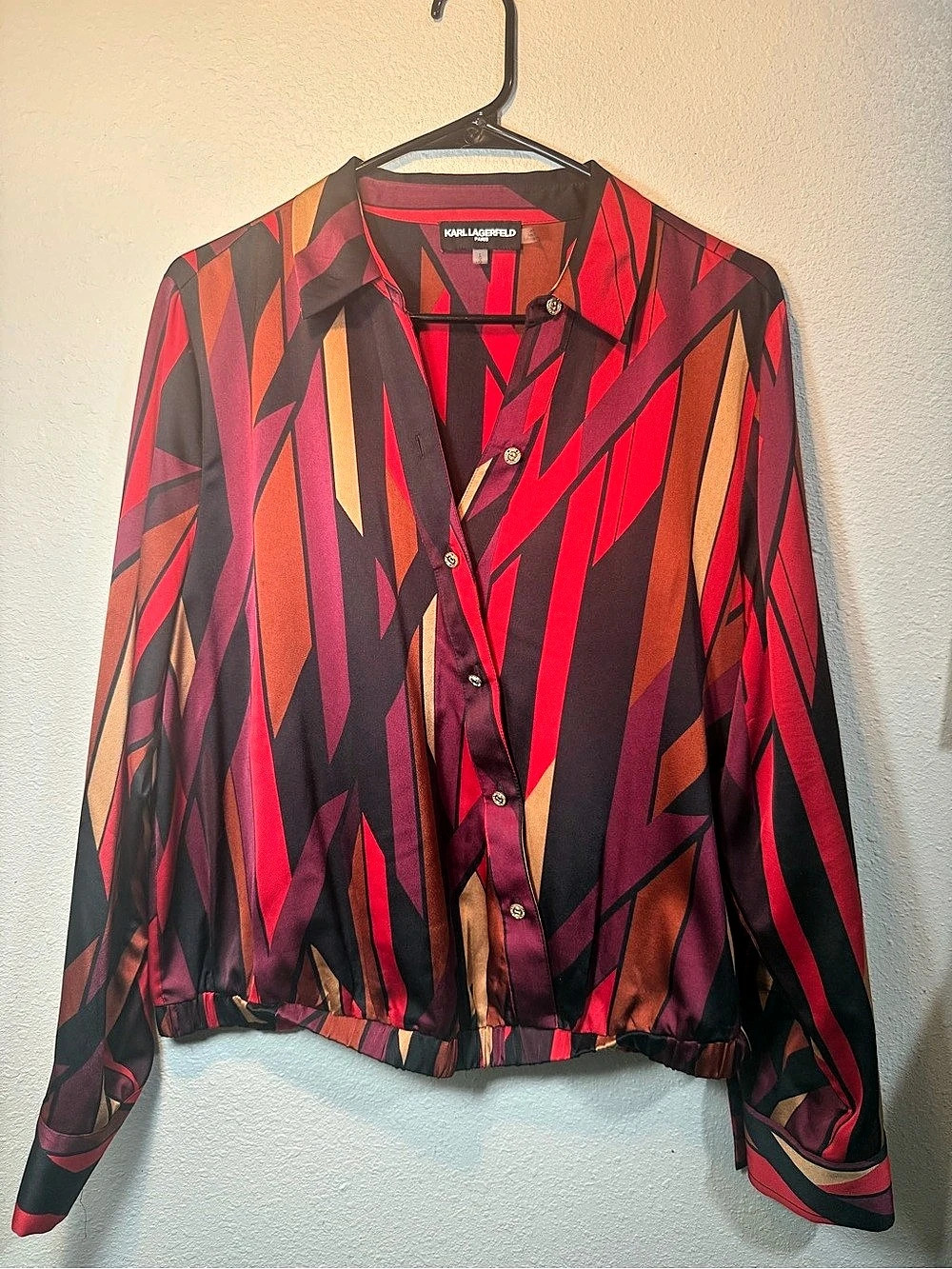 Karl Lagerfeld Paris Geometric Print Satin Shirt Bomber Jacket Red & Black Large